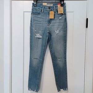 NWT 26 2 Short Levi's 721 High Rise Skinny Distressed Hypersoft Denim Jeans NEW